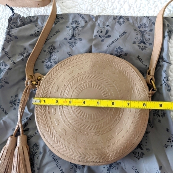 ISABELLA Fiore Nude Leather Round Canteen Crossbody Purse - Picture 9 of 14